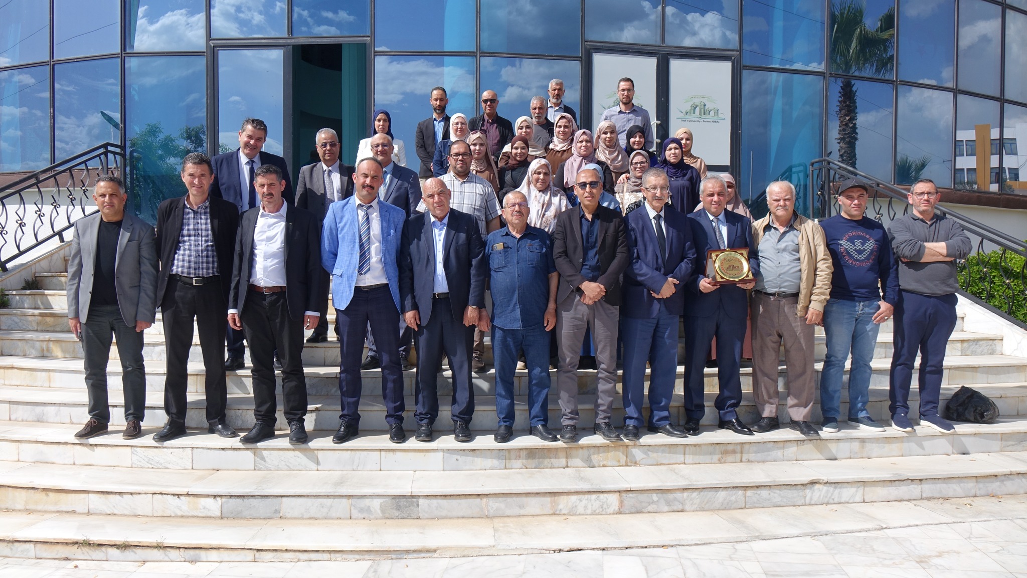 Sétif 1 University - Ferhat Abbas honore le Pr. Fayçal Kherfi, lauréat du Prix du Président de la République
